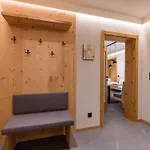 Appartementhaus Bambi Apartman *